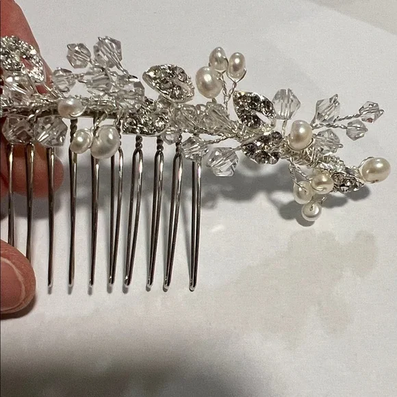Silver, Pearl, and Rhinestone Floral Hair Comb Bridal or formal occasion - Picture 5 of 6